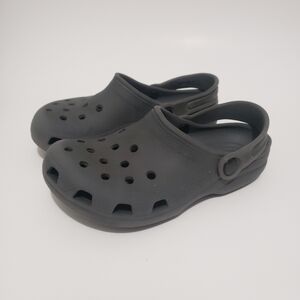 Crocs Toddlers Classic Clogs Gray Size 4 Kids, Use For Beach Or Other Activities